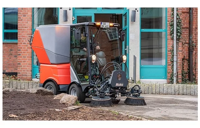 Hako Citymaster 400 Sokak Supurucu 1.jpg