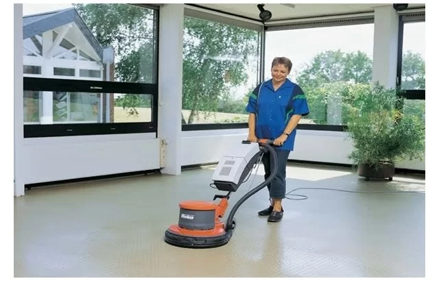 Hako Cleanserv SD43 Cila Makinesi 3.jpg