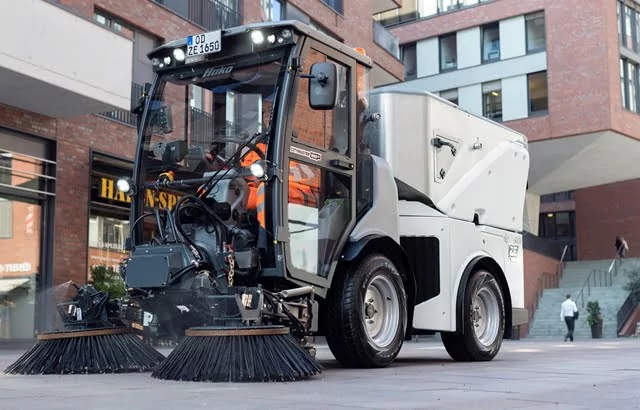 Sokak Supurucu Elektrikli CM1650 ZE 4.jpg