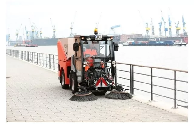 citymaster 1600 sokak supurucu 1.jpg